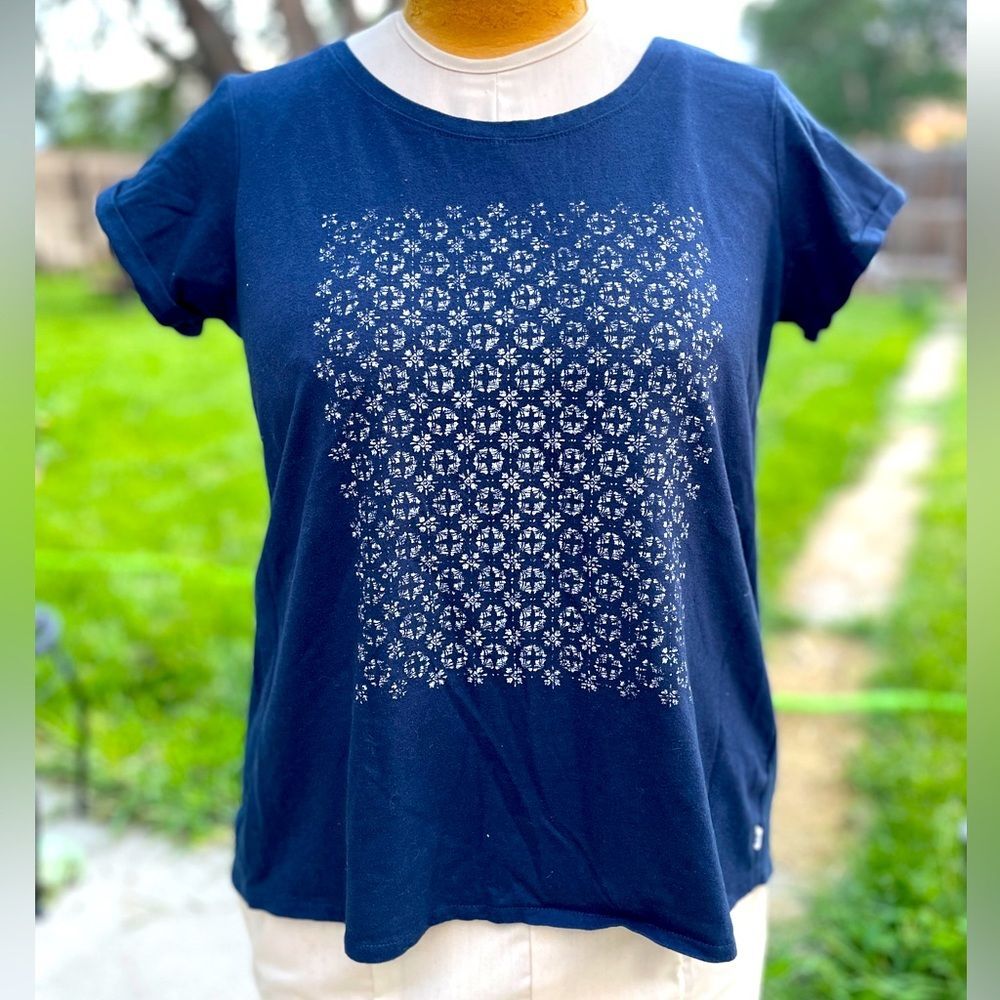 Roxy Dark Blue Short Sleeve Tee with Geometric Pattern and open back Sz Medium M